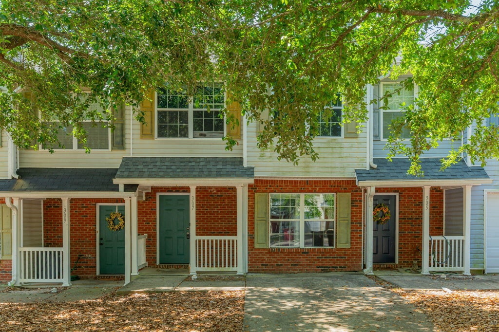 Photo of 307 Crooked Pine Trail, Crestview, FL 32539 (MLS # B26020987)