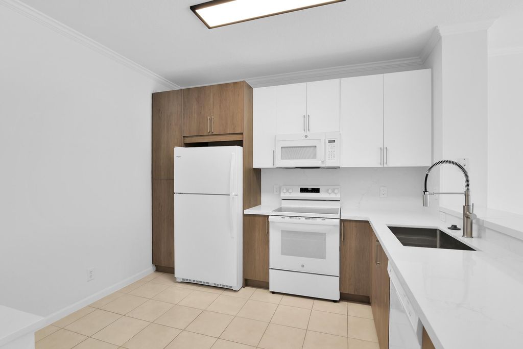 Photo of 9700 Porta Leona Lane, Boynton Beach, FL 33472 (MLS # R11085896)