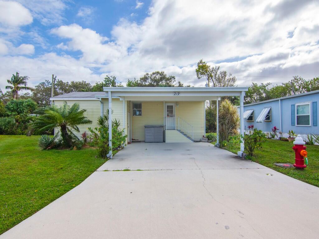 View Vero Beach, FL 32962 mobile home