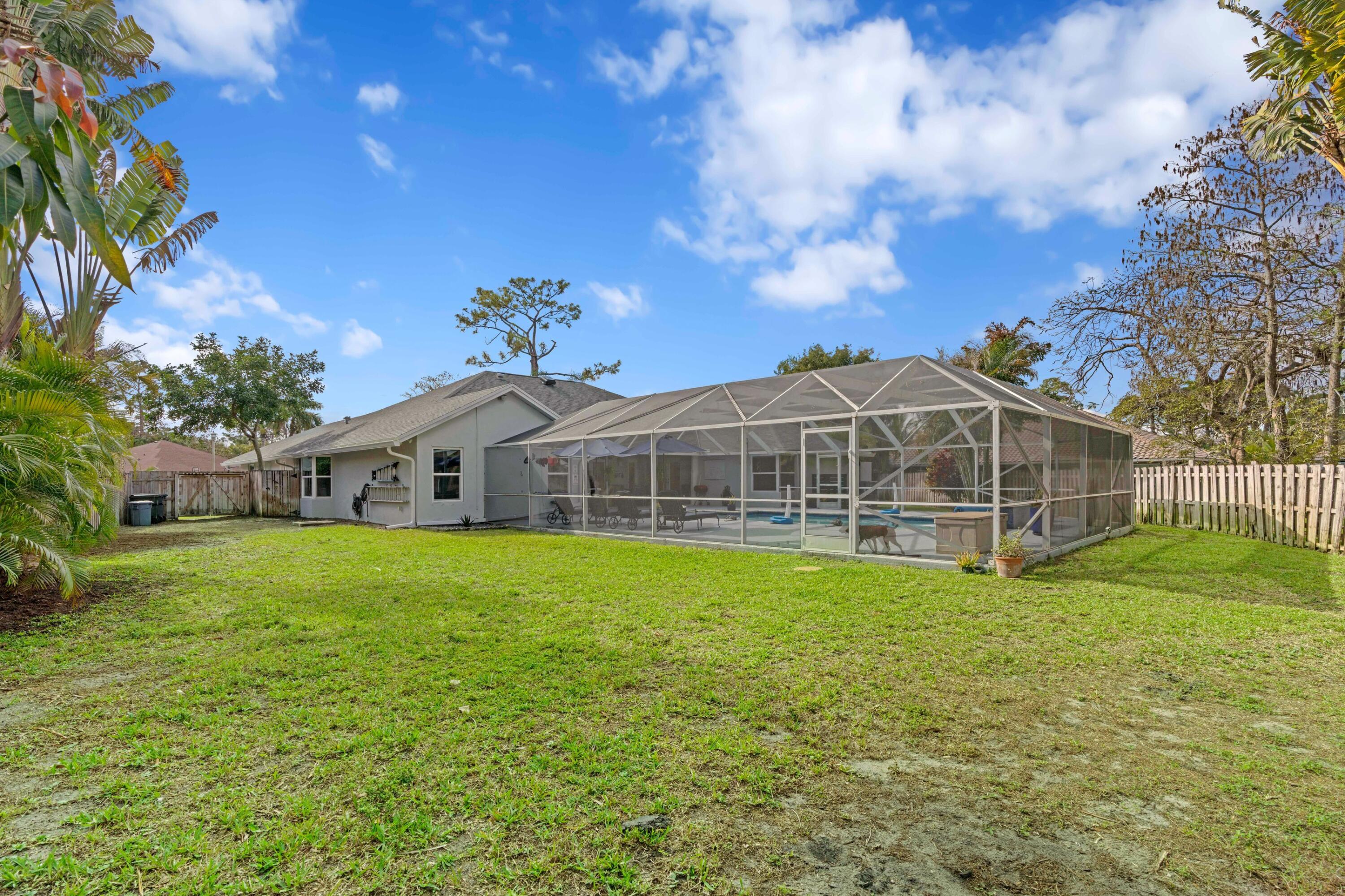 BARRINGTON WOODS OF WELLINGTON - Residential