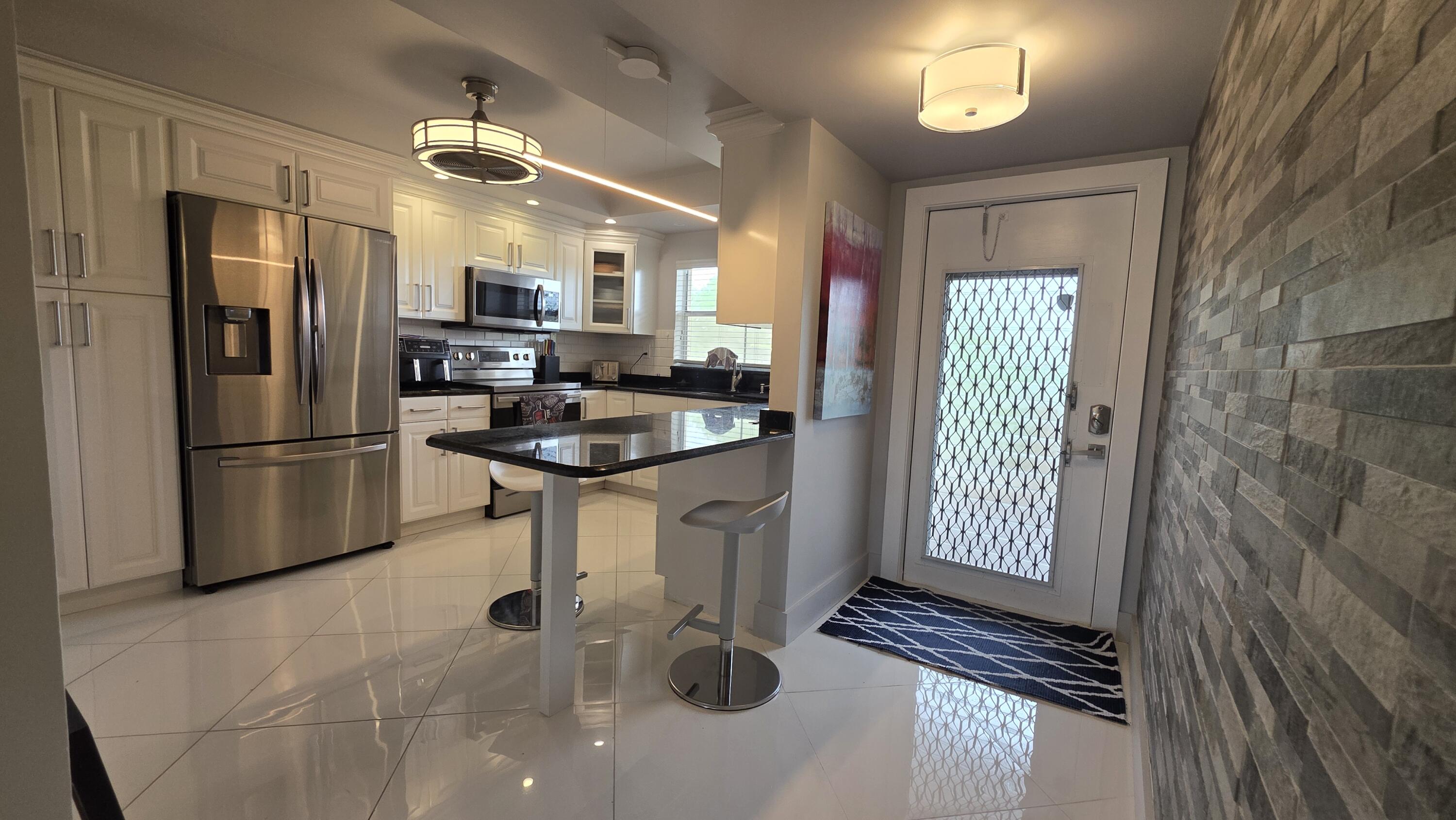 9301 Sunrise Lakes Boulevard 306