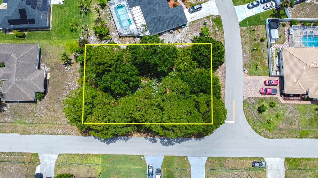 Photo of 1399 SW Halford Avenue, Port Saint Lucie, FL 34953 (MLS # B26034049)