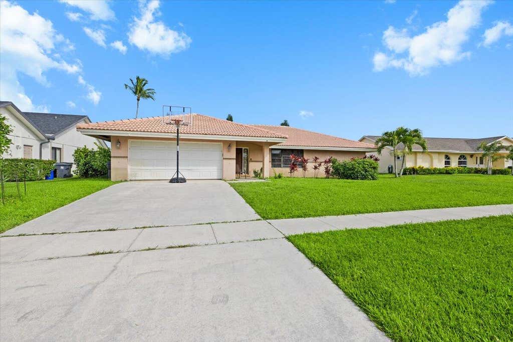 Photo of 13482 Columbine Avenue, Wellington, FL 33414 (MLS # B26043662)