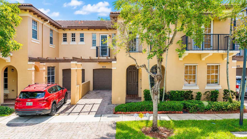Photo of 4414 MORGAN Lane, Davie, FL 33328 (MLS # B26057340)