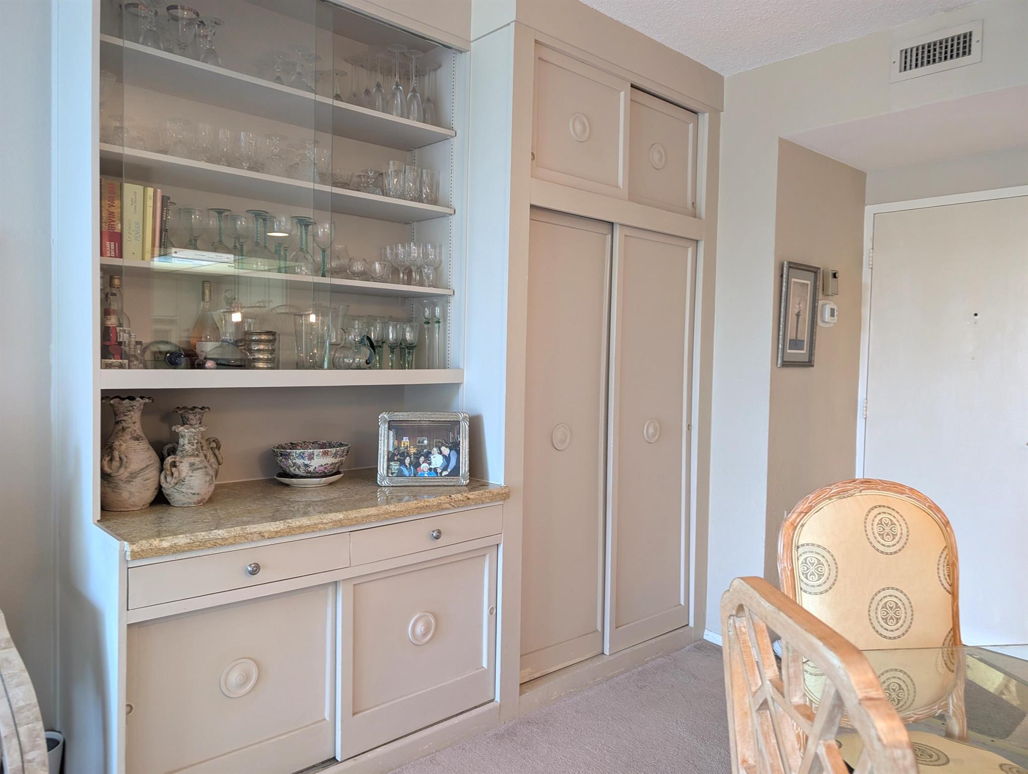ROYAL SAXON INC - Residential Lease