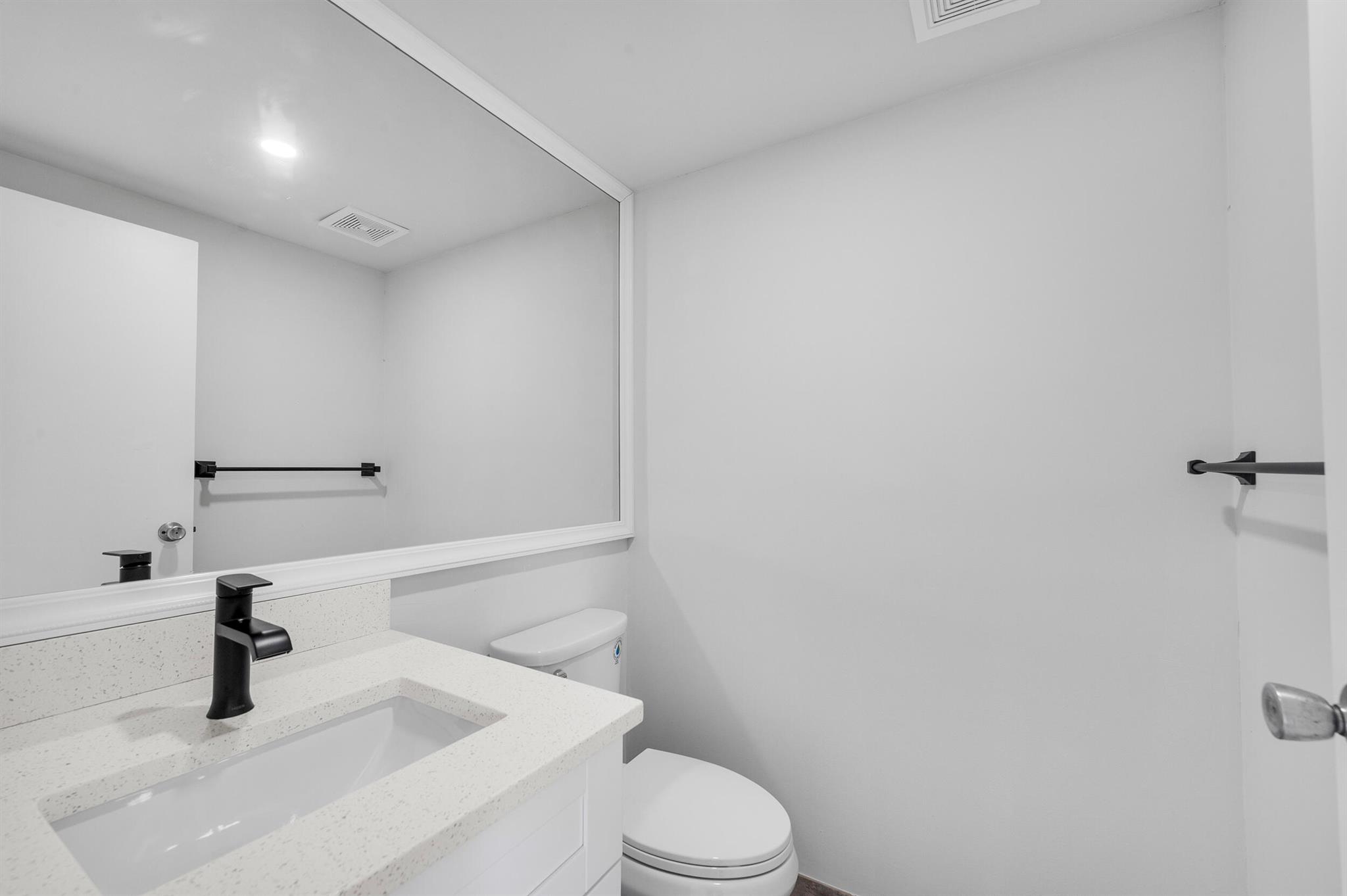 KINGS POINT SAXONY CONDOS - Residential Lease