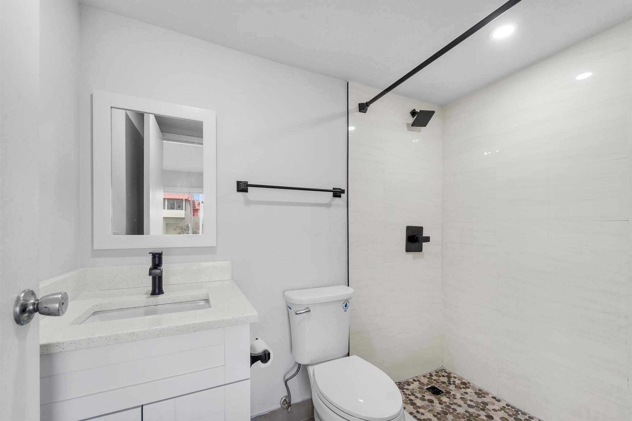 KINGS POINT SAXONY CONDOS - Residential Lease