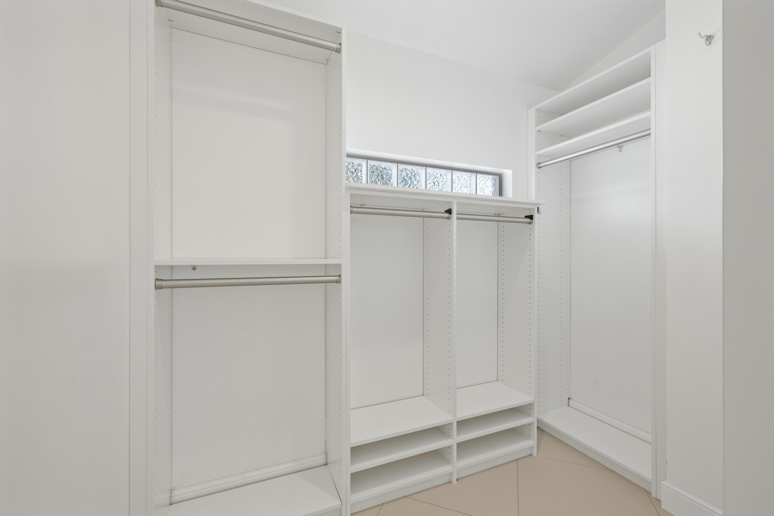 LIGHTHOUSE POINT - Residential