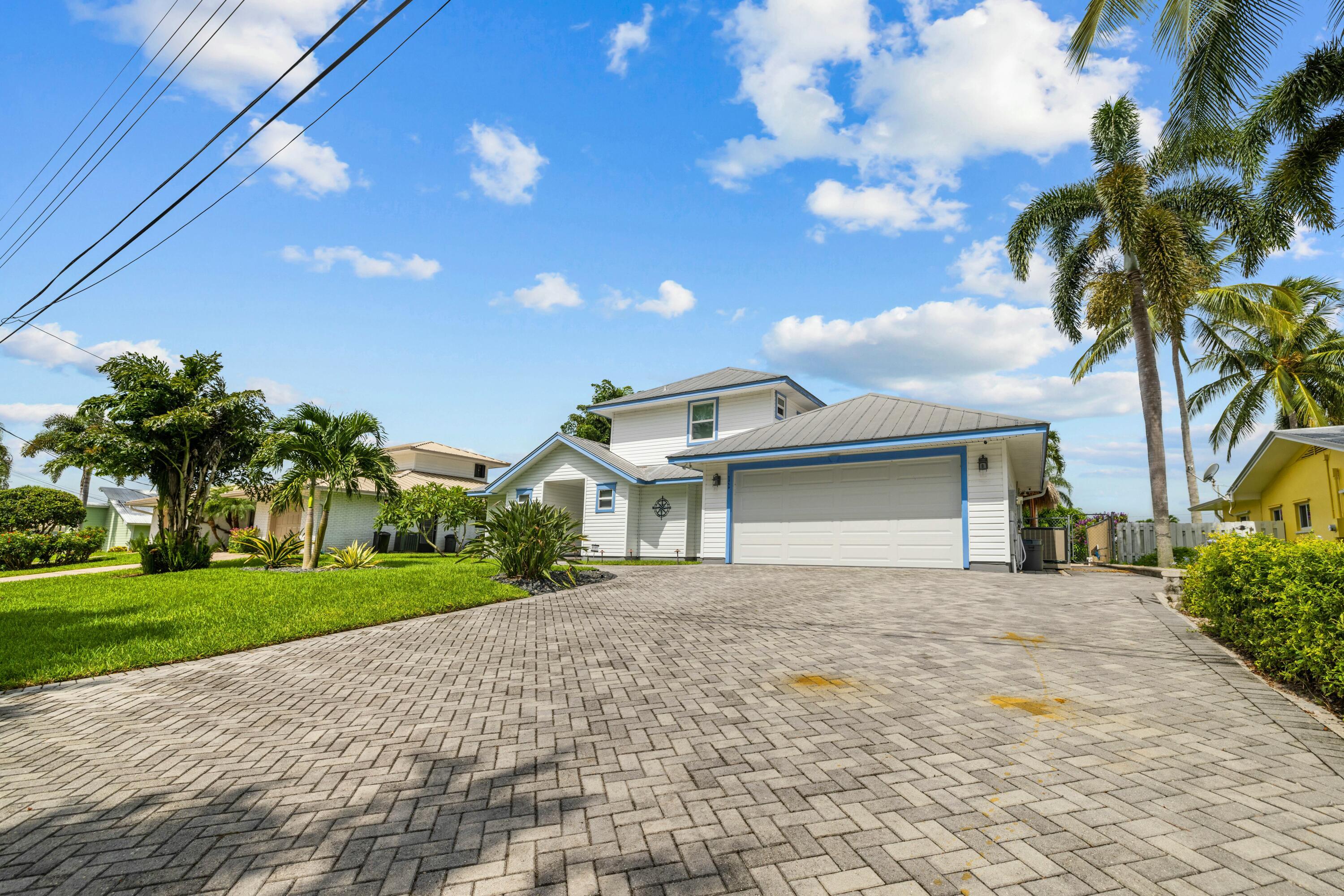 LIGHTHOUSE POINT - Residential