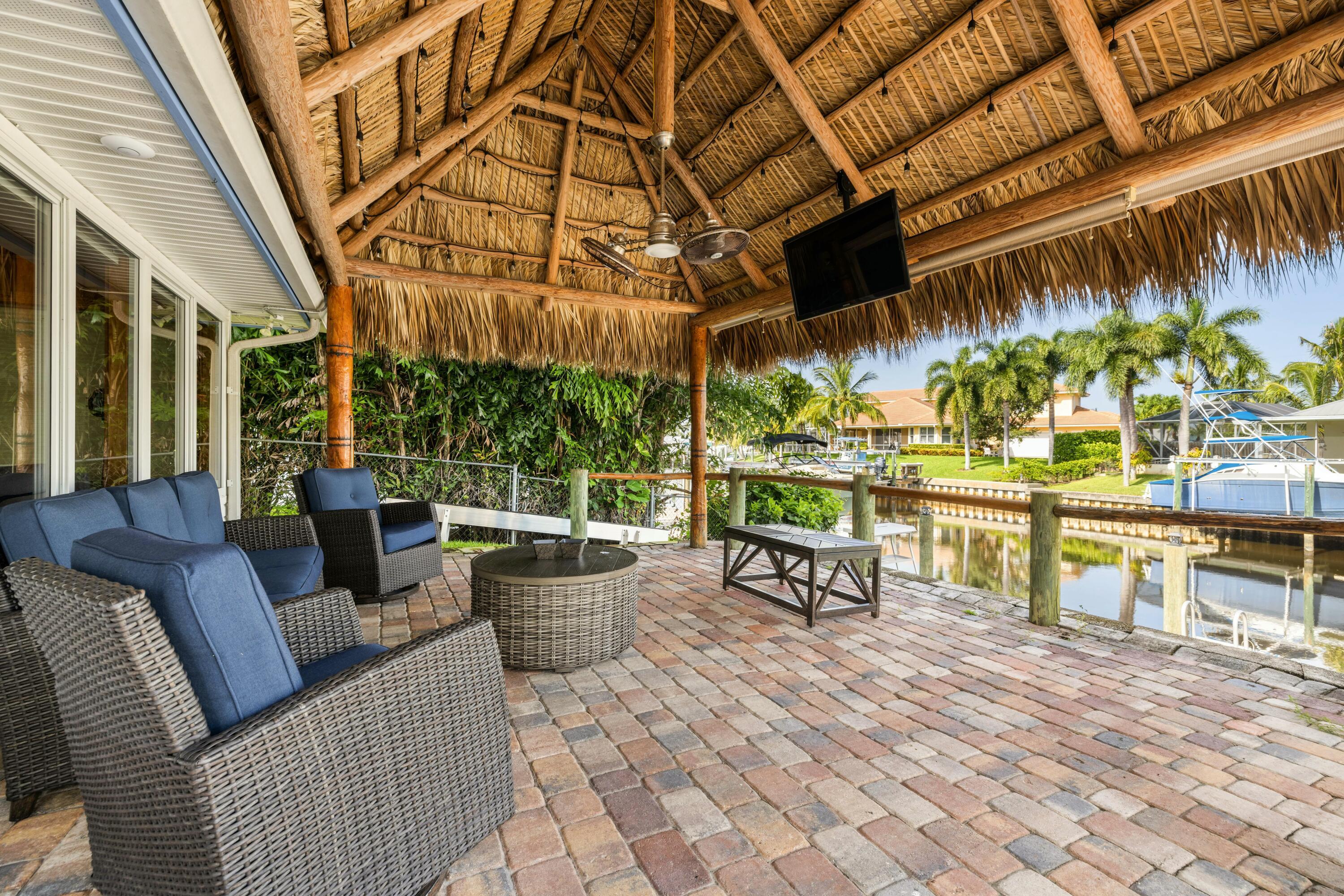 LIGHTHOUSE POINT - Residential