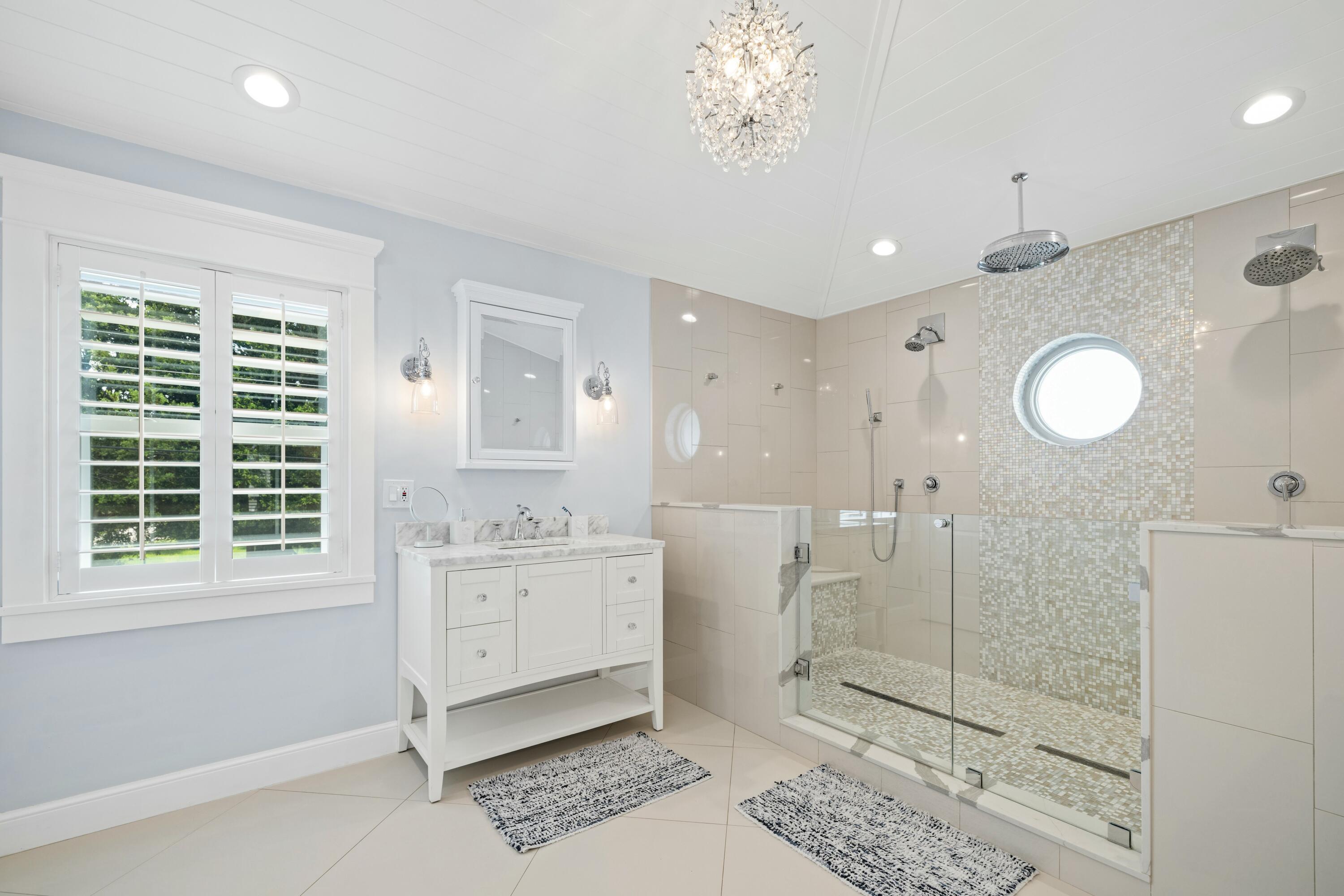 LIGHTHOUSE POINT - Residential