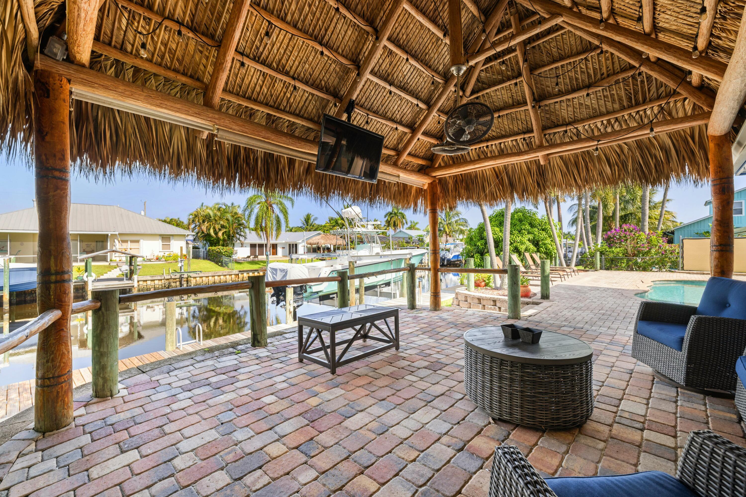 LIGHTHOUSE POINT - Residential