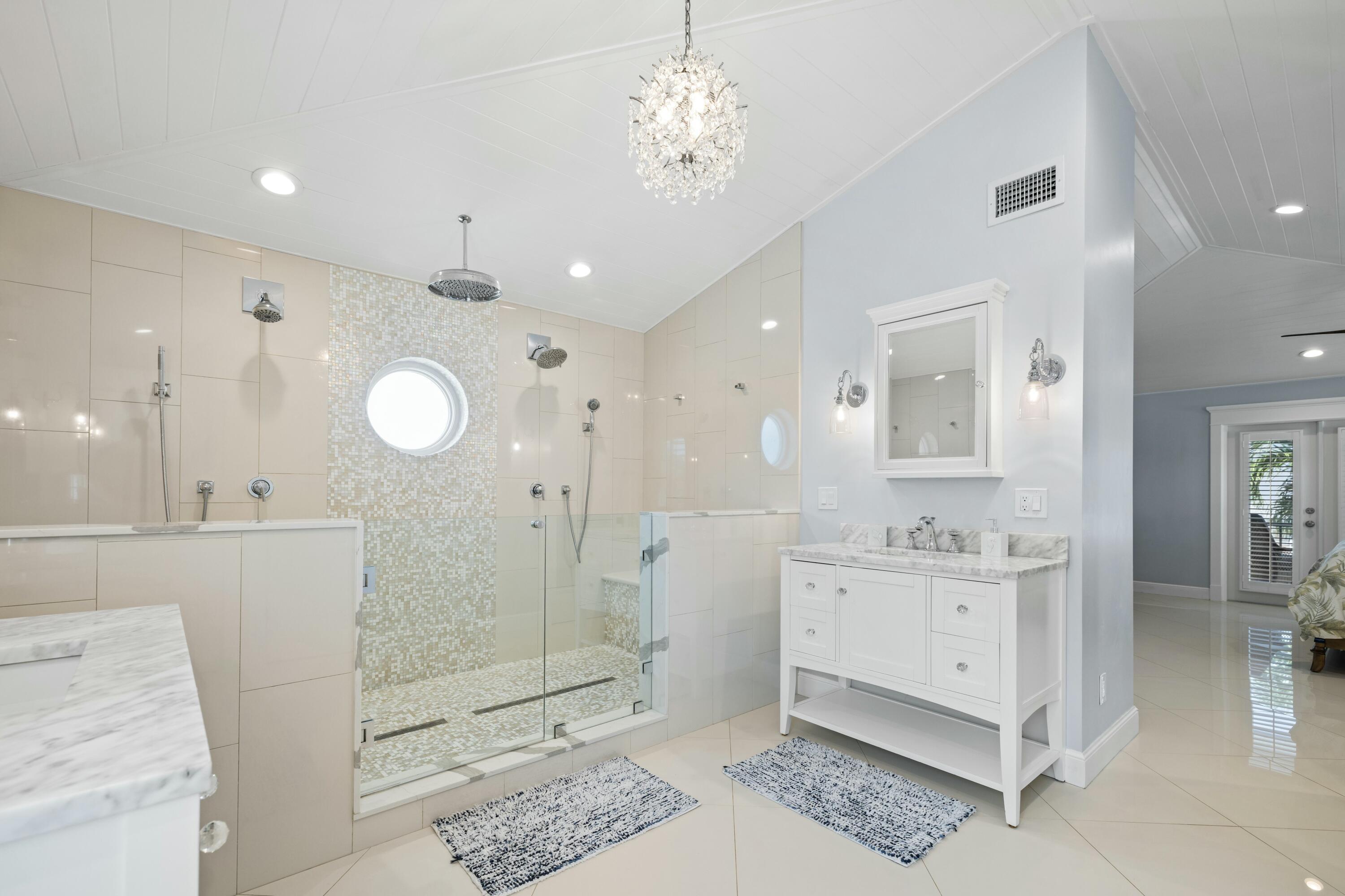 LIGHTHOUSE POINT - Residential