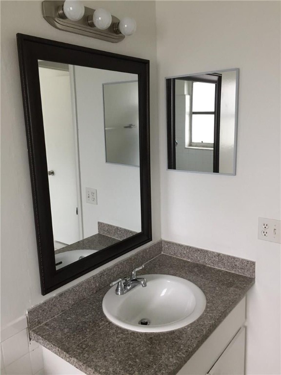 AVALON CONDO - Residential
