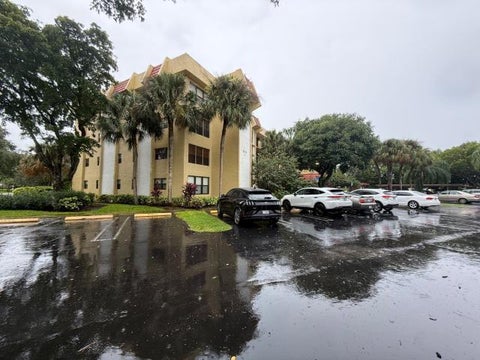 Photo of 23345 CAROLWOOD Lane #405, Boca Raton, FL 33428 (MLS # B26089987)
