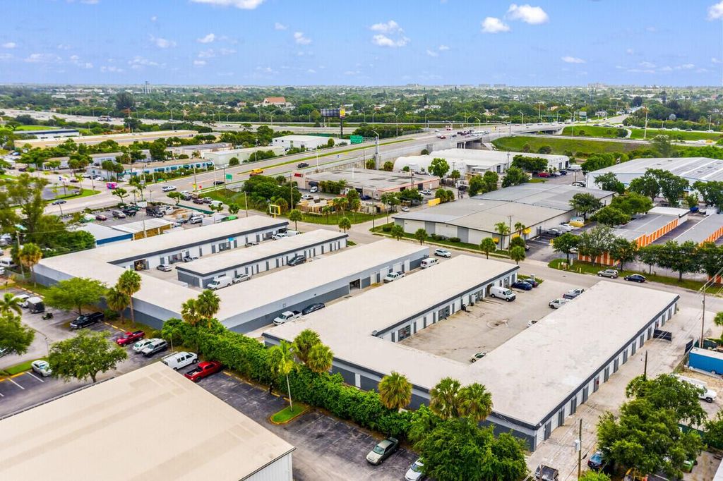 Photo of 801 Barnett Drive #807, Lake Worth Beach, FL (MLS # R11043105)