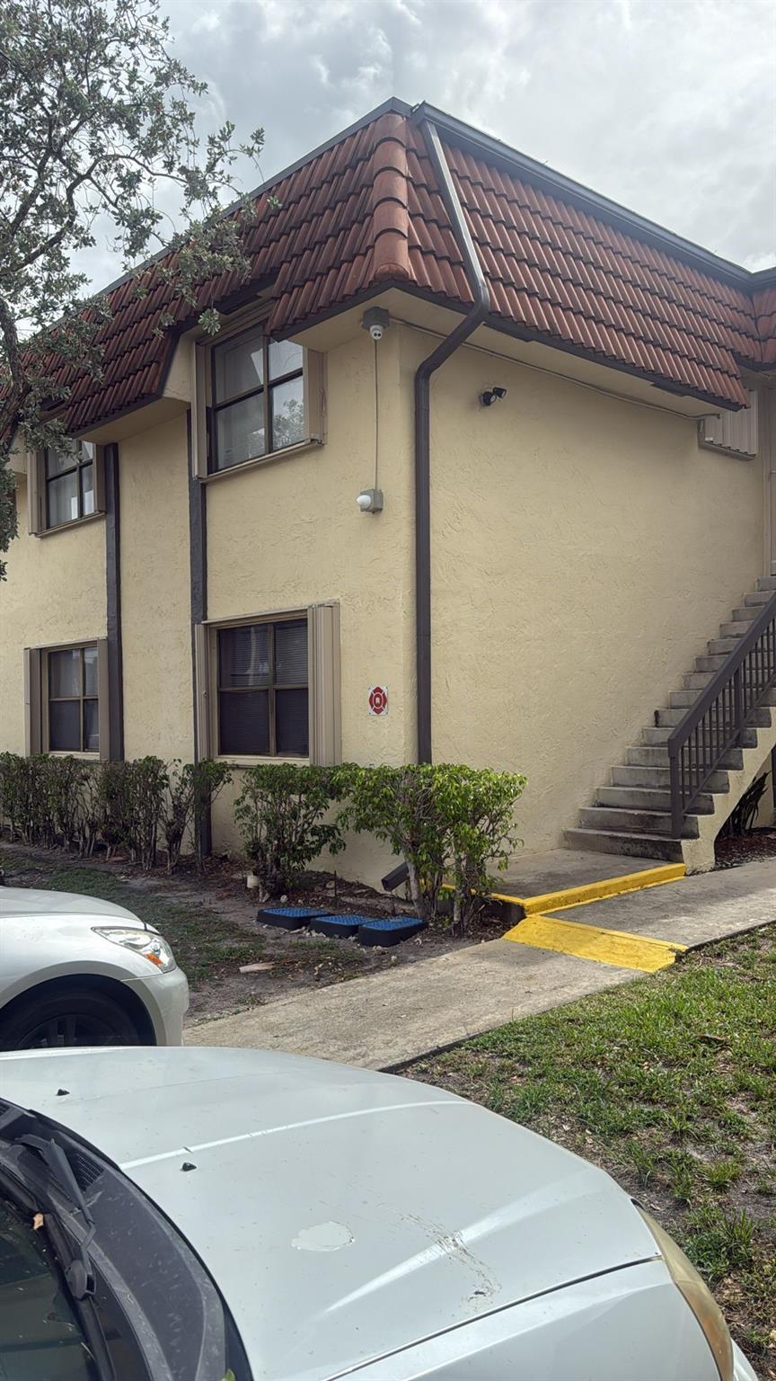 PALM PLACE CONDO - Residential Lease