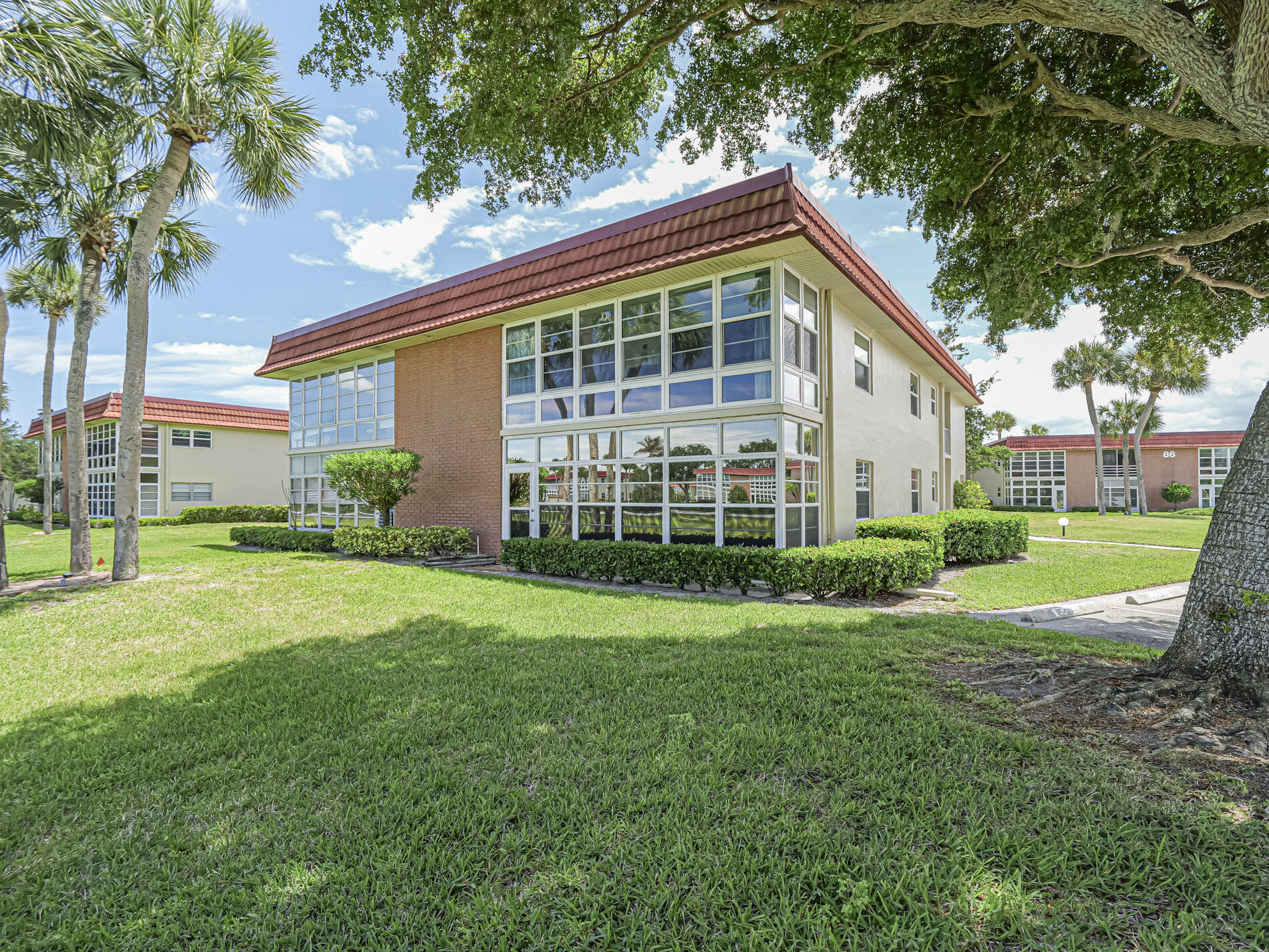 VISTA ROYALE PHASE IV BLDGS 83-111 - Residential