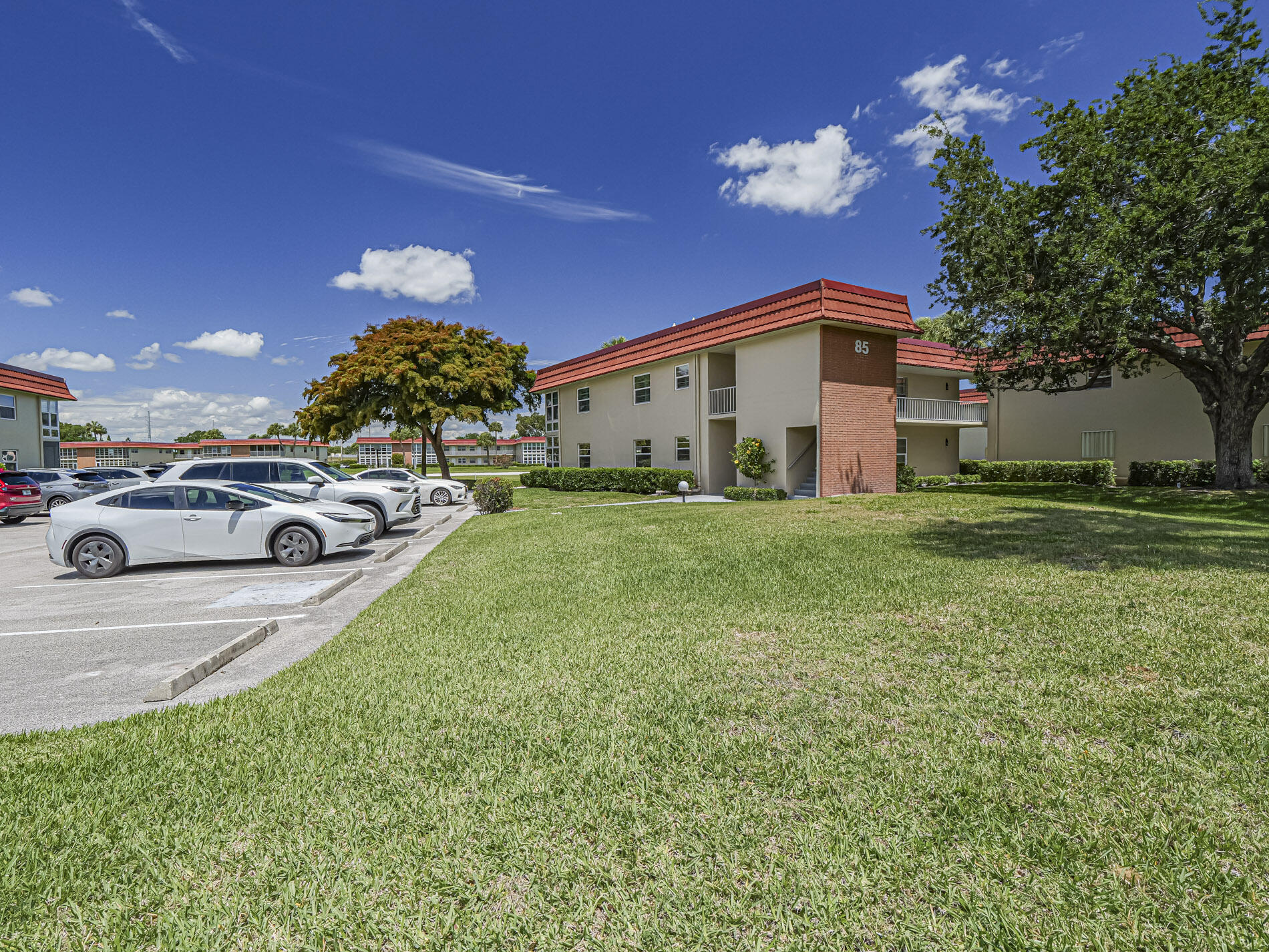 VISTA ROYALE PHASE IV BLDGS 83-111 - Residential