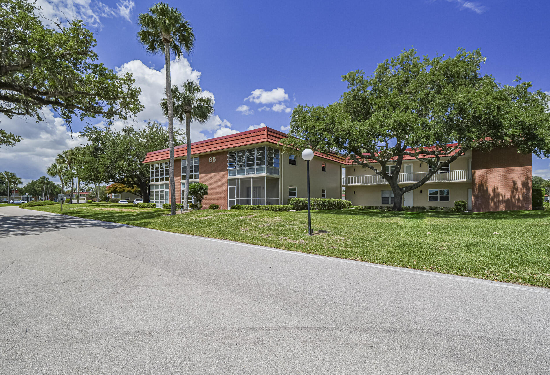 VISTA ROYALE PHASE IV BLDGS 83-111 - Residential