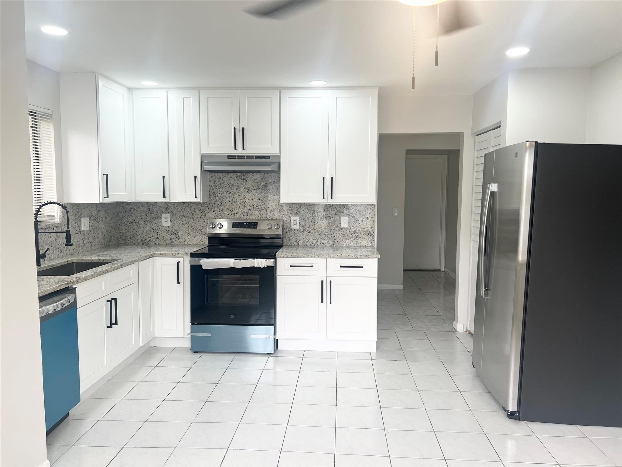 View photos, virtual tours, details... 11530-32 NW 43rd St