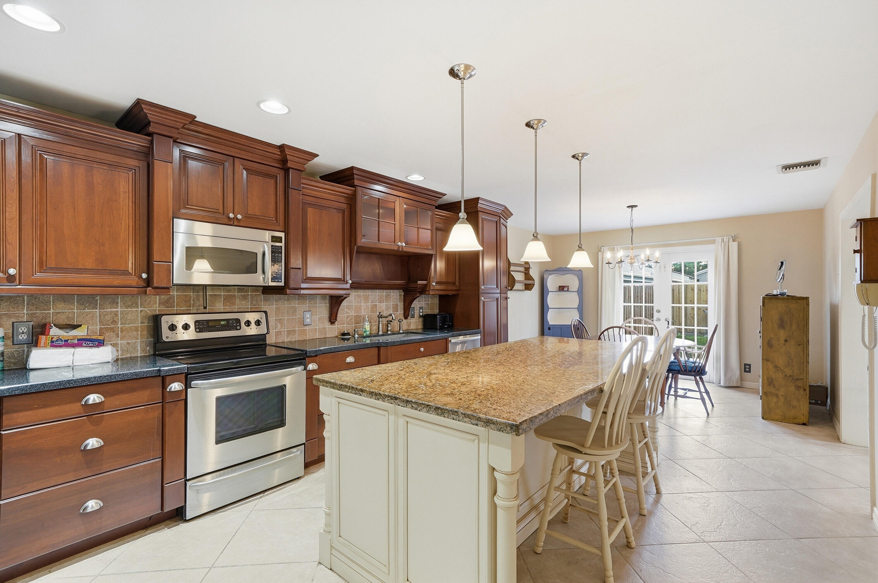 LAKEVIEW HOMES AT CENTURA PARC IV - Residential