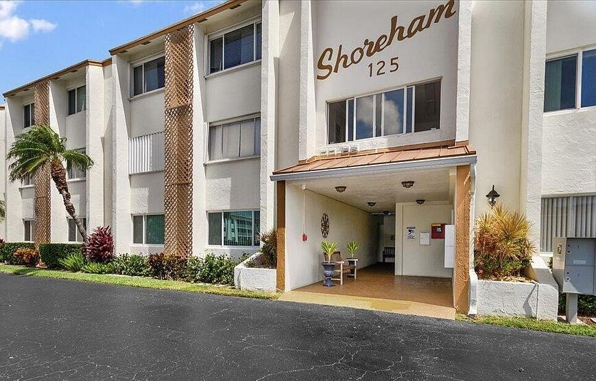 SHOREHAM CONDO - Residential Lease