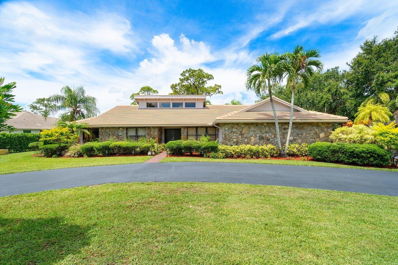 ST ANDREWS OF SHERBROOKE - Residential Lease