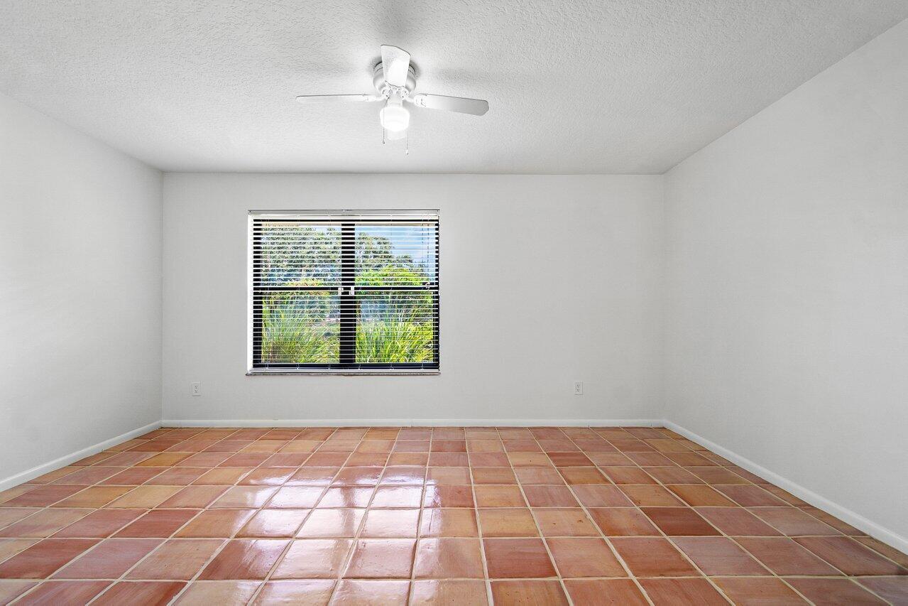 ST ANDREWS OF SHERBROOKE - Residential Lease