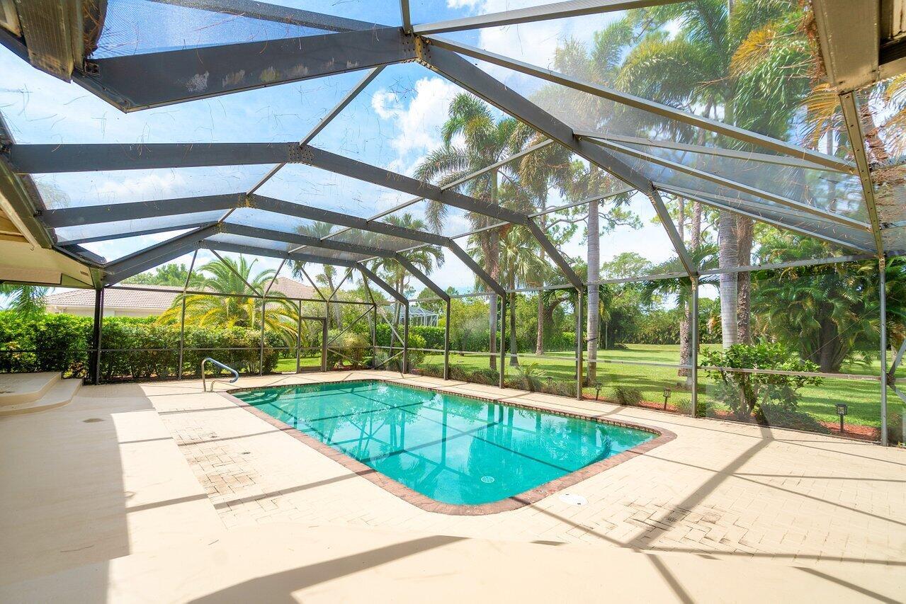 ST ANDREWS OF SHERBROOKE - Residential Lease