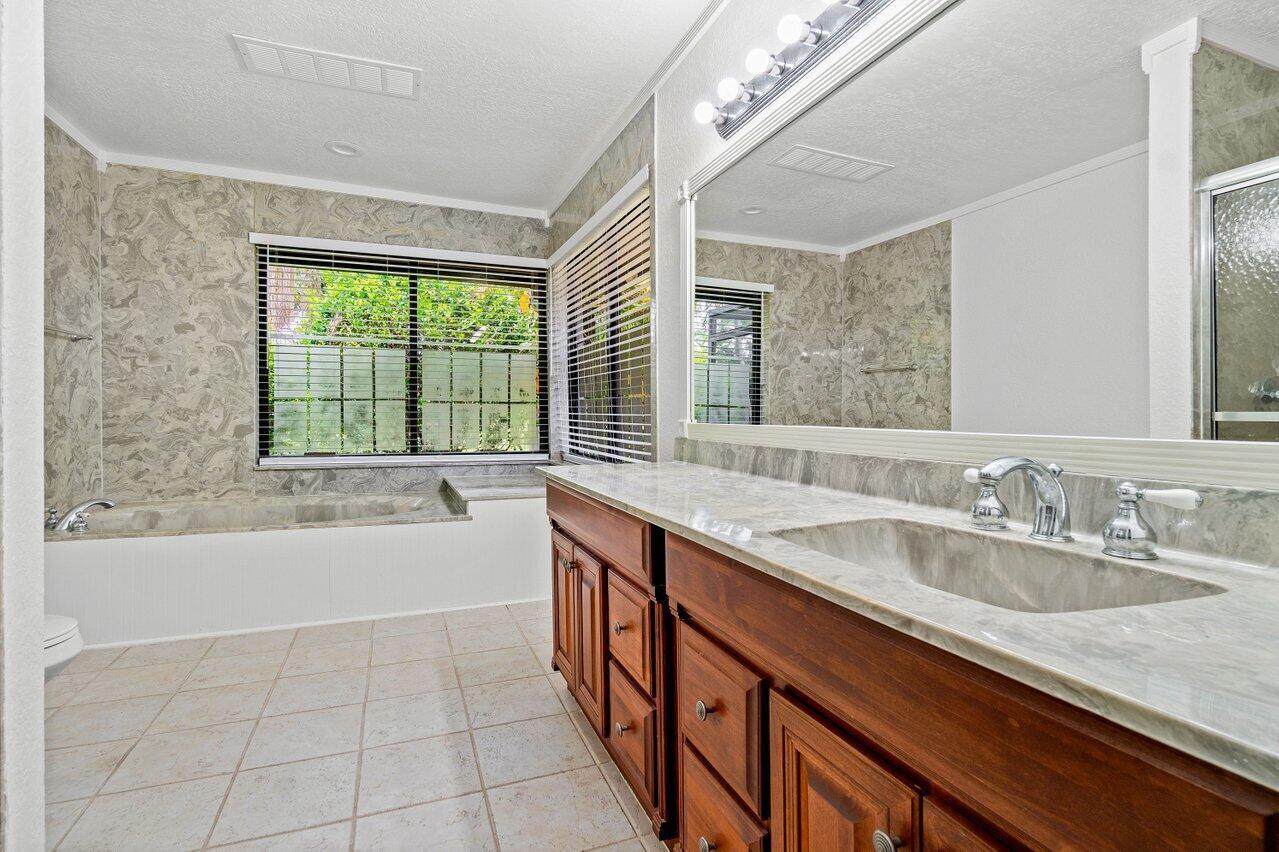 ST ANDREWS OF SHERBROOKE - Residential Lease