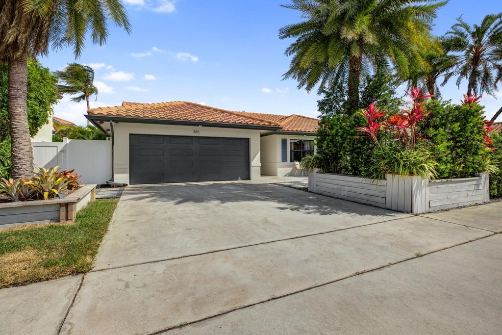 Photo of 365 Redwood Lane, Boca Raton, FL 33487 (MLS # R11077796)
