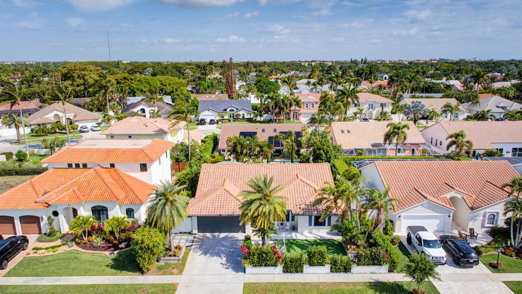 Photo of 365 Redwood Lane, Boca Raton, FL 33487 (MLS # R11077796)