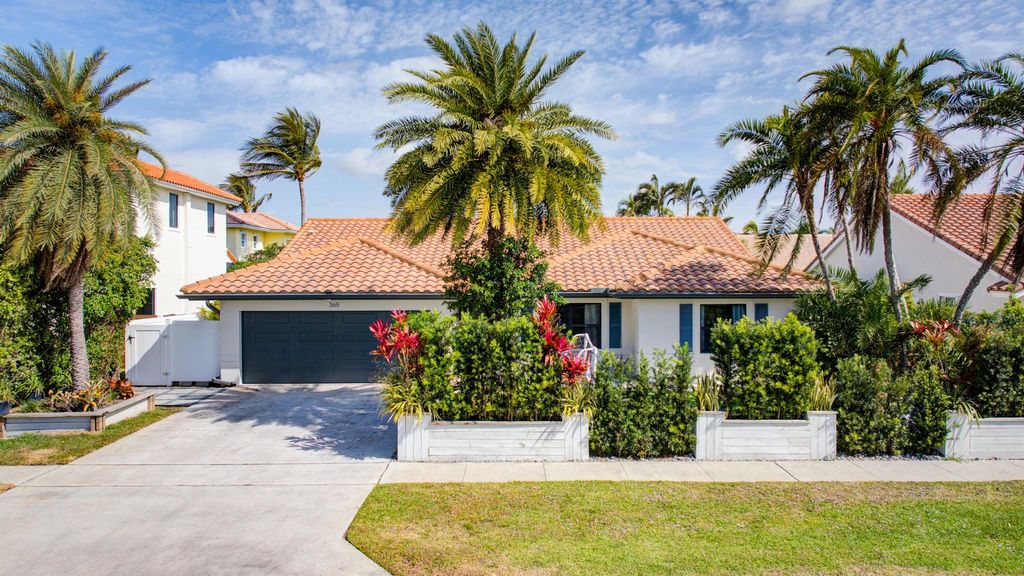 Photo of 365 Redwood Lane, Boca Raton, FL 33487 (MLS # R11077796)