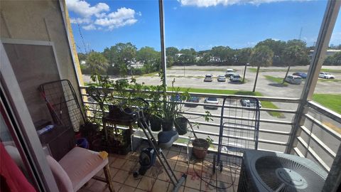 3600 NW 21st St 313 Lauderdale Lakes FL 33311