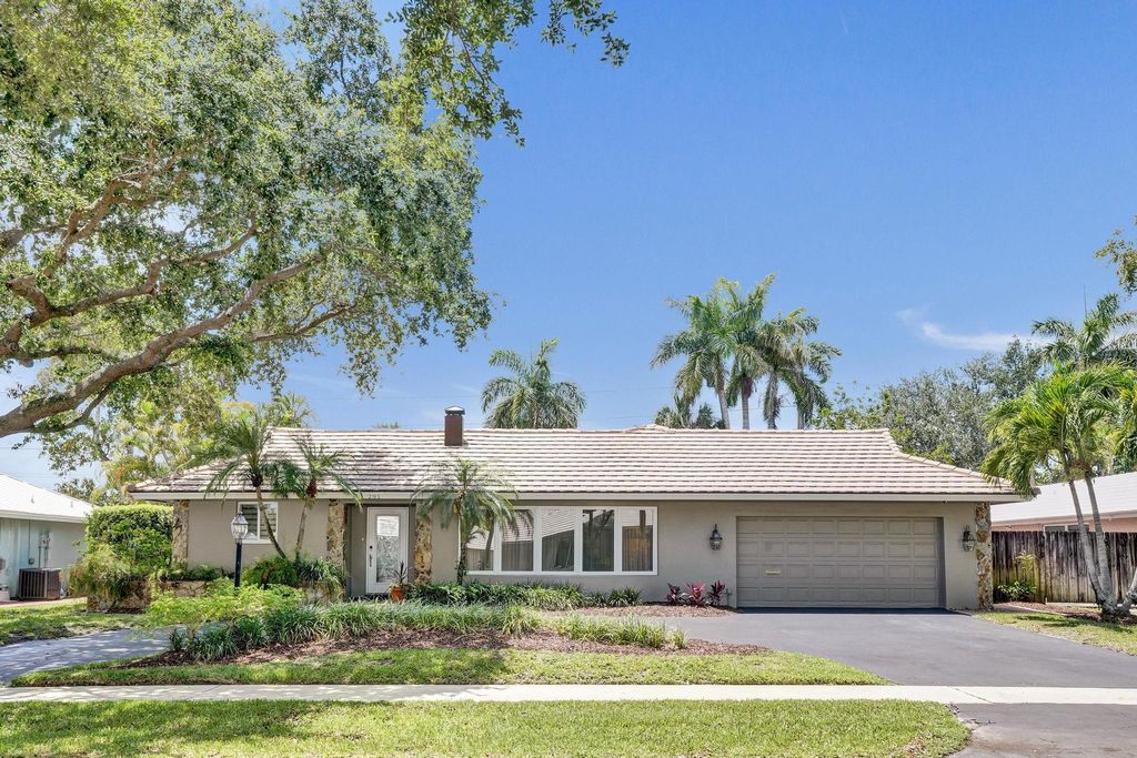 Photo of 291 SW 75th Terrace, Plantation, FL 33317 (MLS # B26030093)