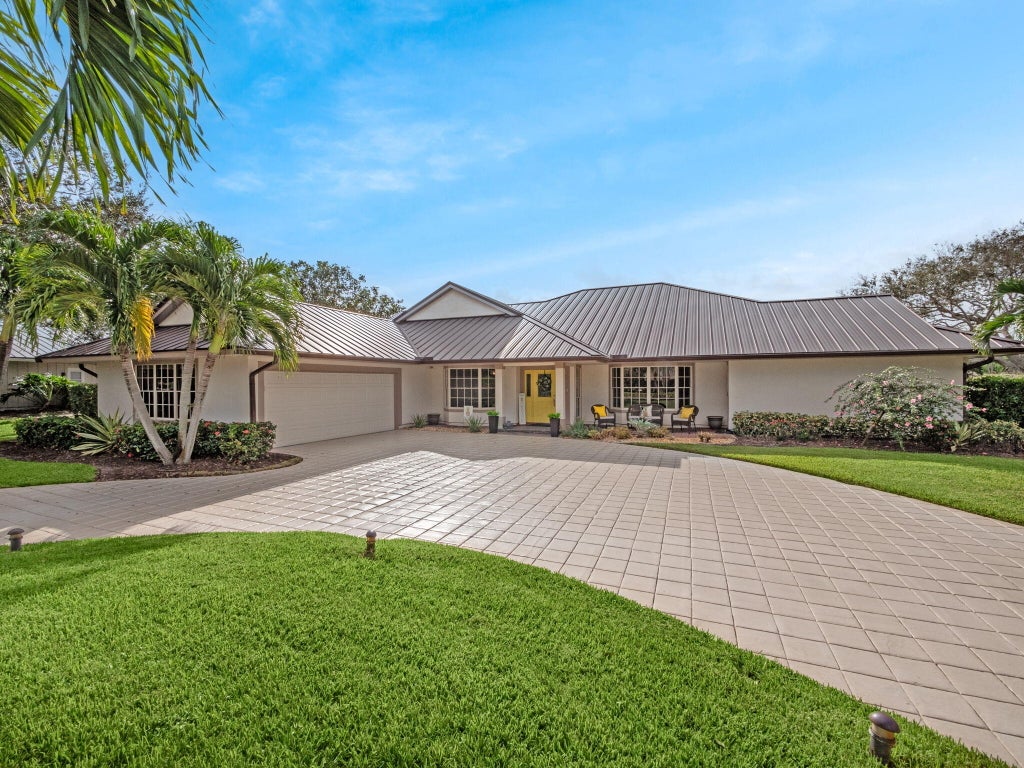 Photo of 6346 SE Oakmont Place, Stuart, FL 34997 (MLS # R11033368)