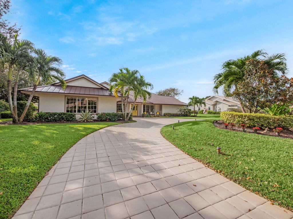Photo of 6346 SE Oakmont Place, Stuart, FL 34997 (MLS # R11033368)