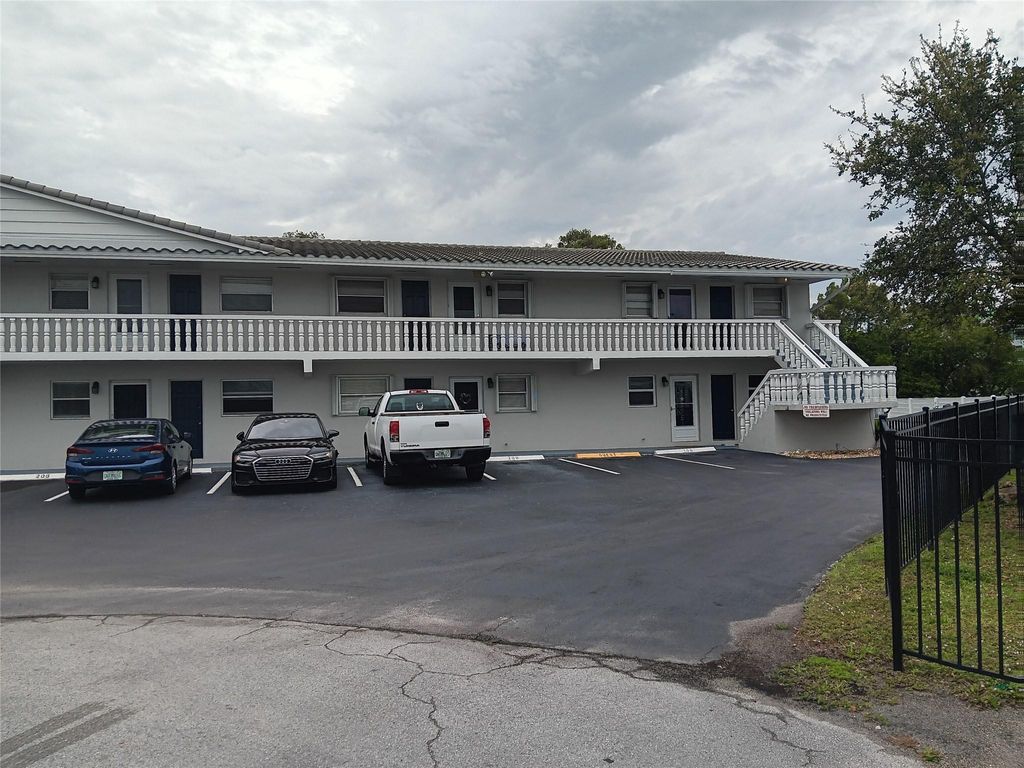 Photo of 1400 NE 55th St #205, Fort Lauderdale, FL 33334 (MLS # F10443371)