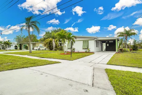 3118 SE Monte Vista Street, Port St Lucie, FL MLS: R11075146