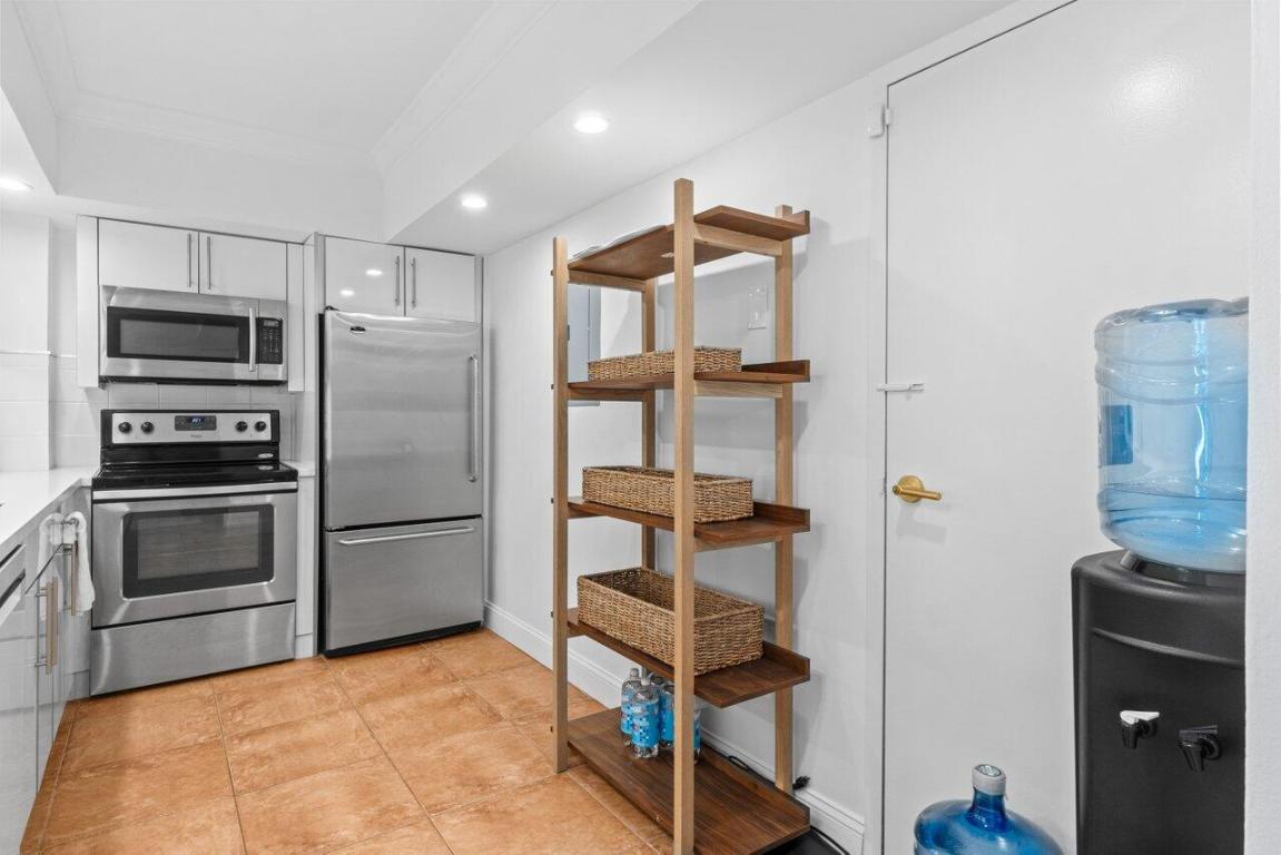 PATRICIAN OF PALM BEACH CONDO - Residential