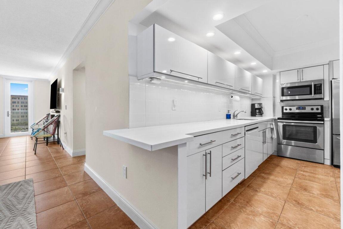 PATRICIAN OF PALM BEACH CONDO - Residential