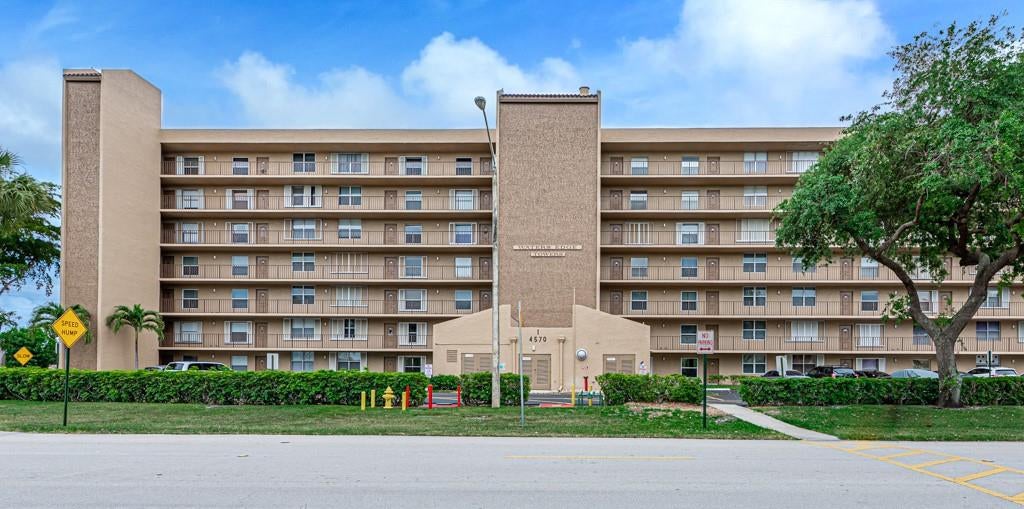 Photo of 4570 NW 18th Ave #407, Deerfield Beach, FL 33064 (MLS # F10278370)