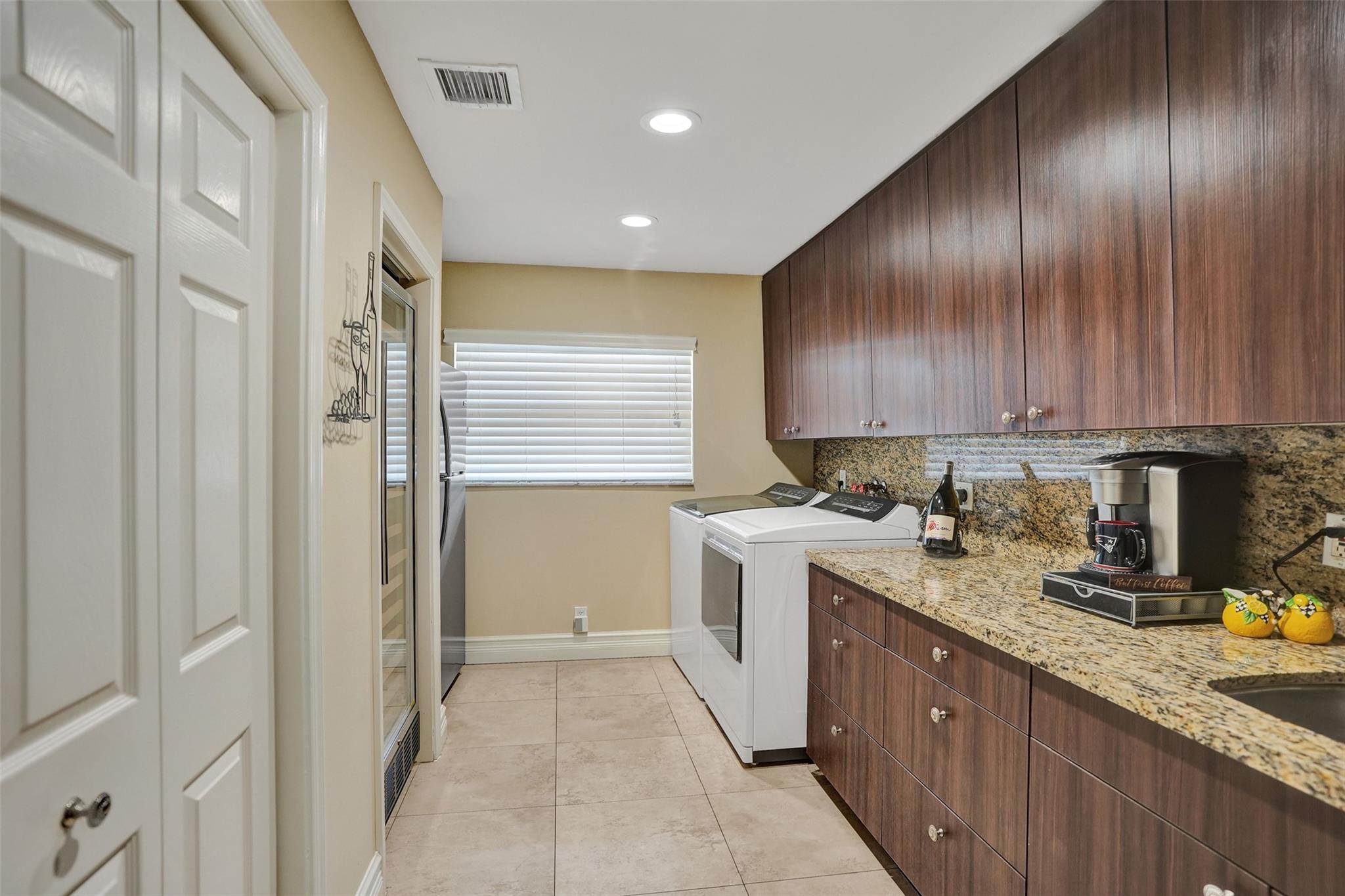 CORAL RIDGE COUNTRY CLUB - Residential