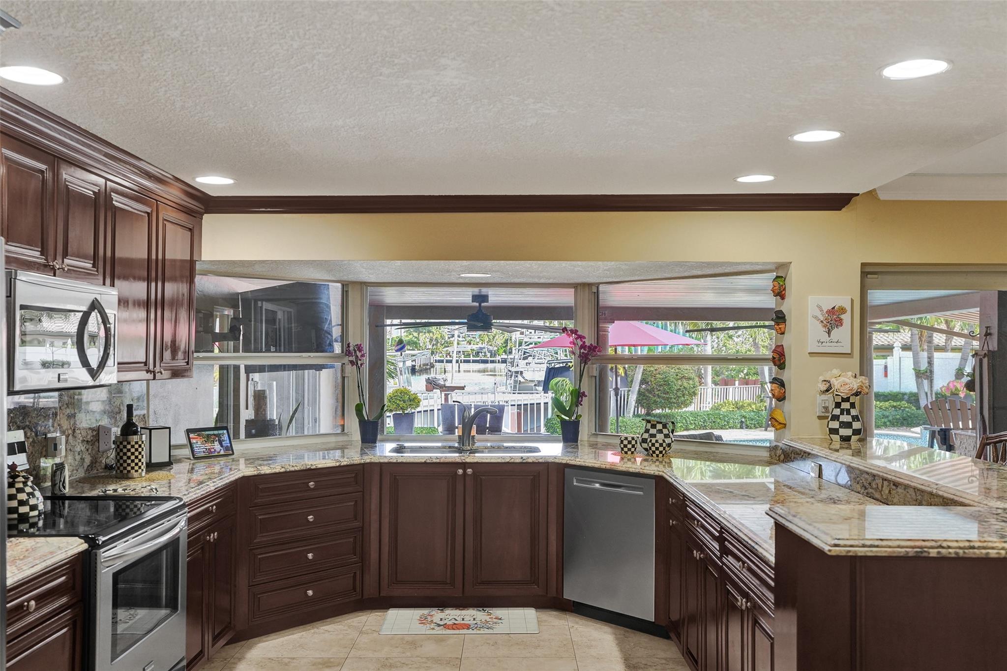 CORAL RIDGE COUNTRY CLUB - Residential