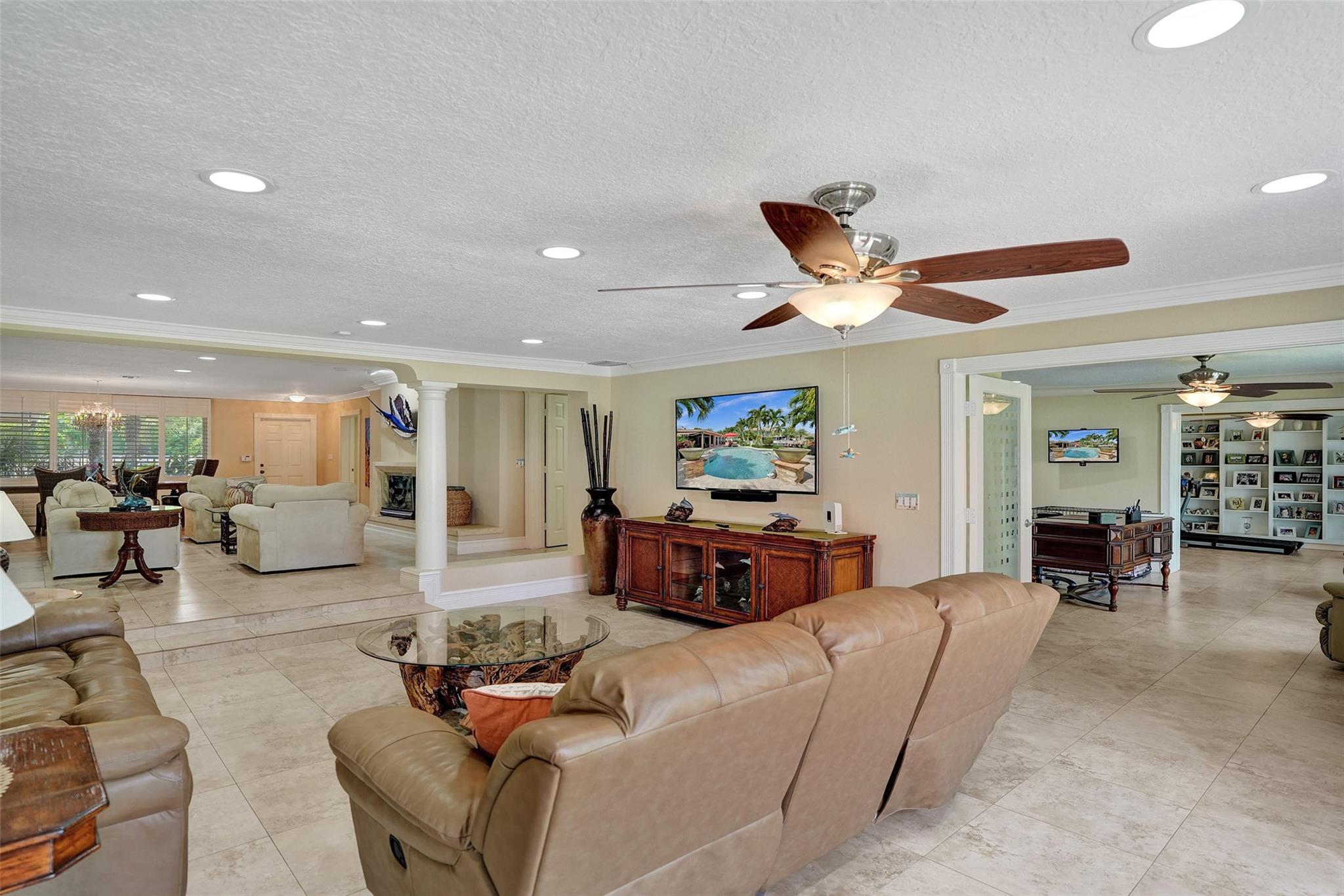 CORAL RIDGE COUNTRY CLUB - Residential