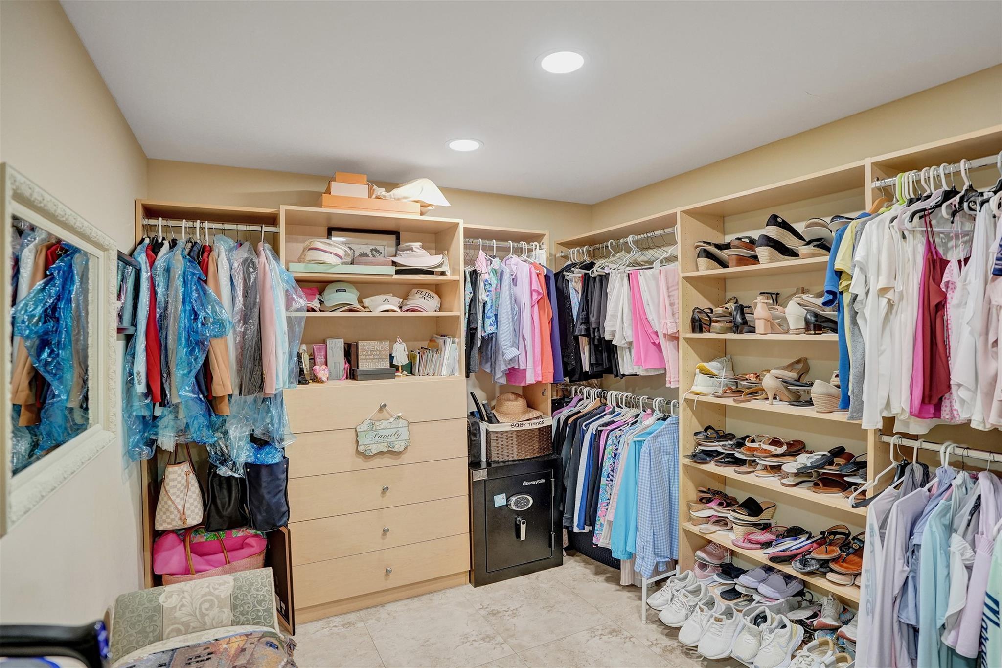 CORAL RIDGE COUNTRY CLUB - Residential