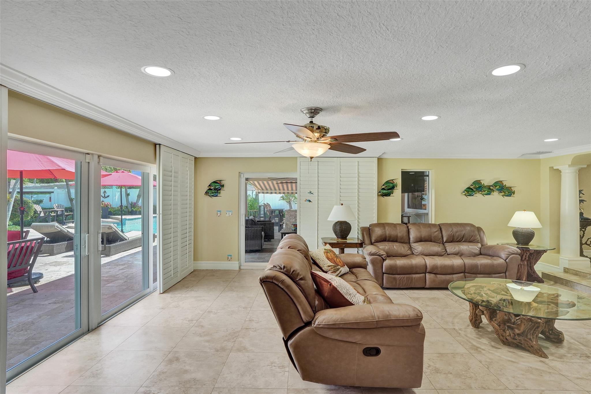 CORAL RIDGE COUNTRY CLUB - Residential