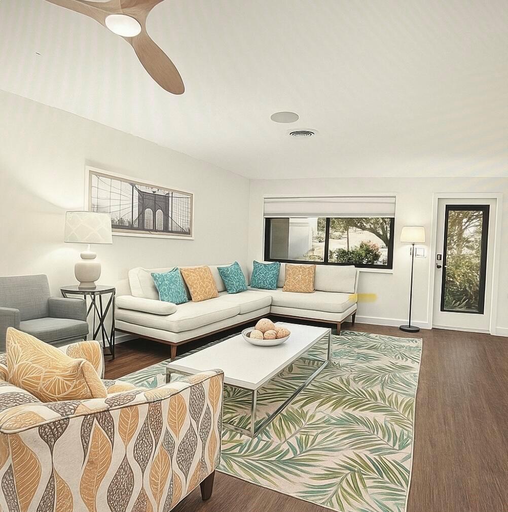 HOLLYWOOD HILLS - Residential