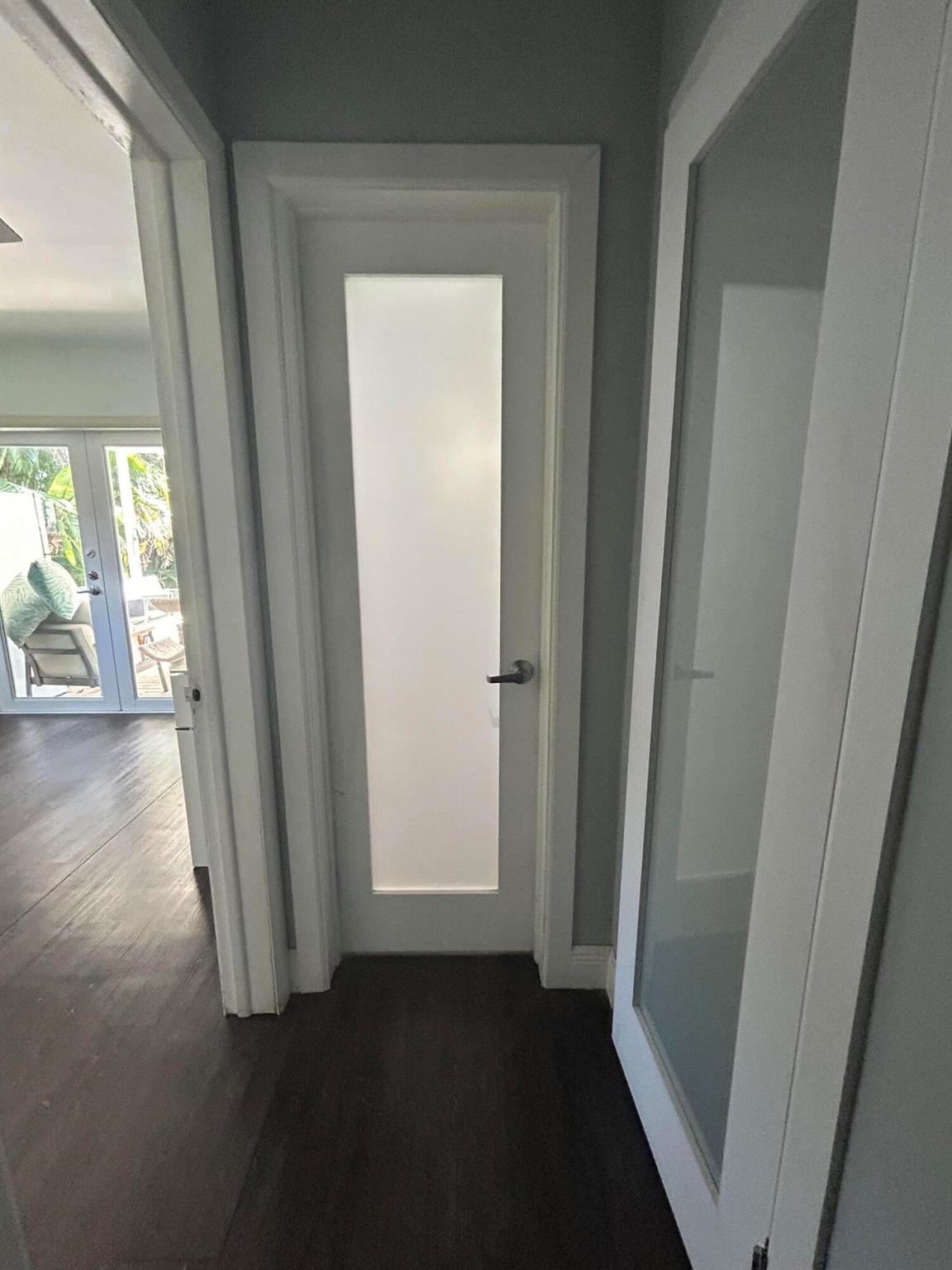 HOLLYWOOD HILLS - Residential